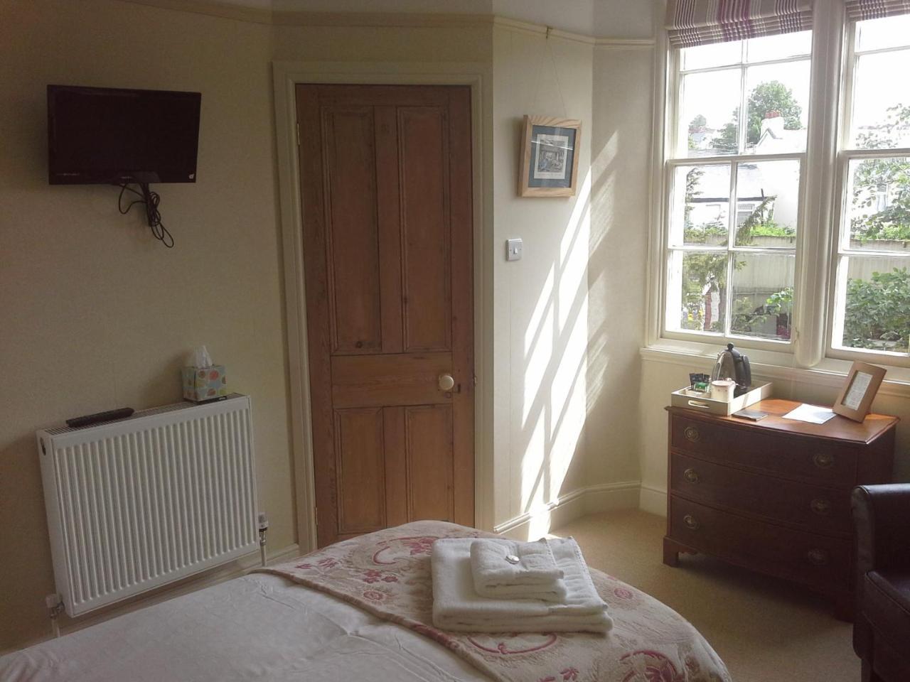 The Old Vicarage B & B Barnstaple Exterior photo